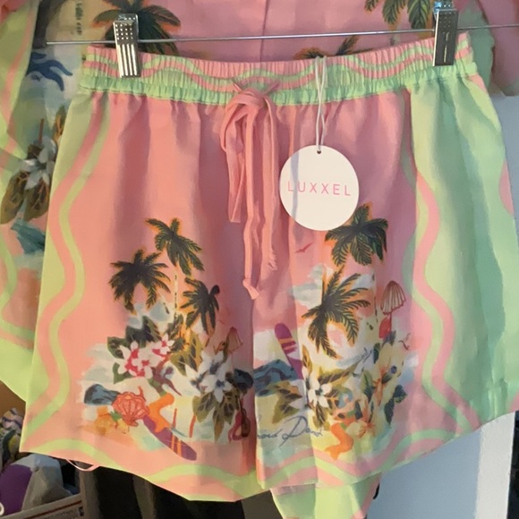 311. Tropics Short Set in Blush Multi - Picture 9 of 9